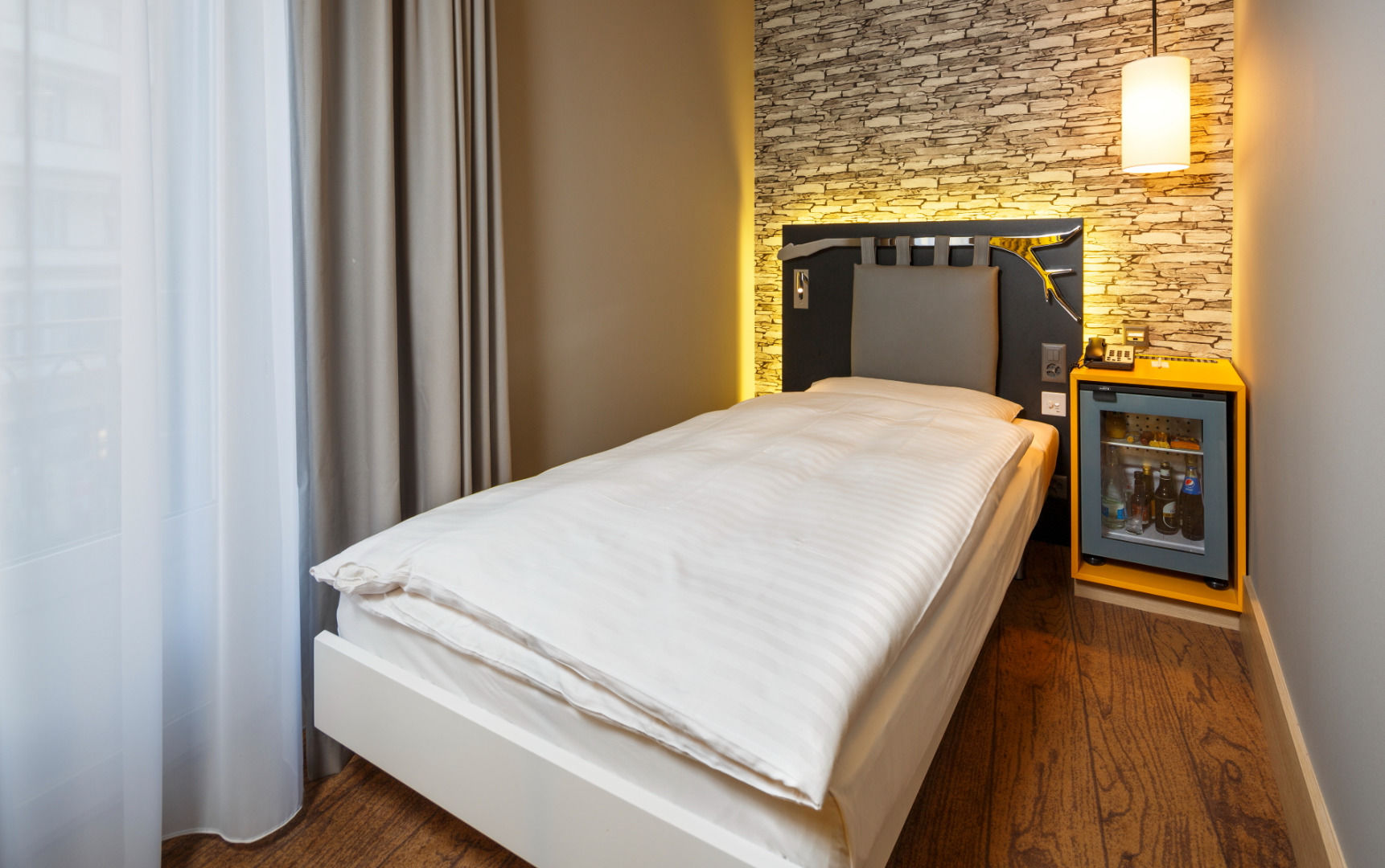 Swiss Wine By Fassbind Hotel Lausanne Bilik gambar